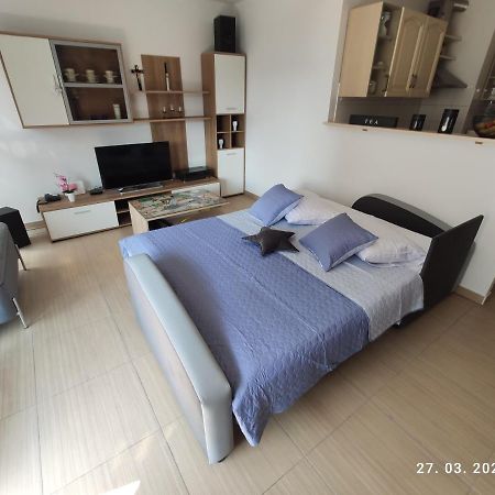 Ferienwohnung Apartman Antonela With Free Garage Parking Split Exterior foto