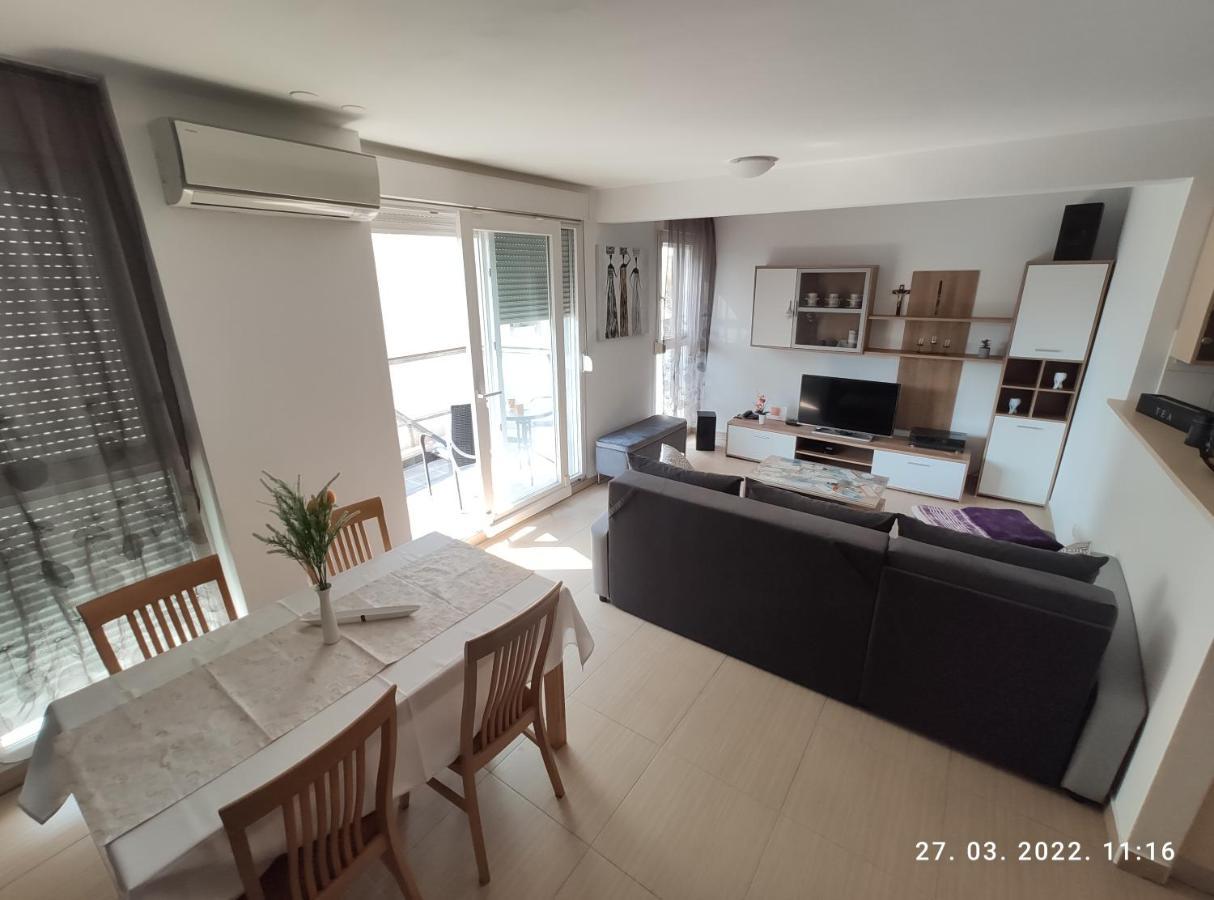 Ferienwohnung Apartman Antonela With Free Garage Parking Split Exterior foto