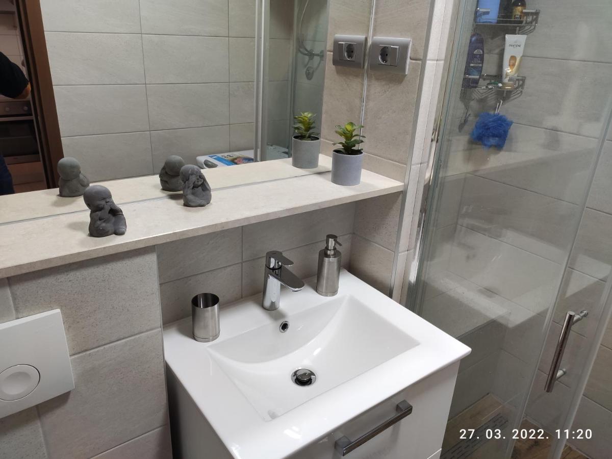 Ferienwohnung Apartman Antonela With Free Garage Parking Split Exterior foto