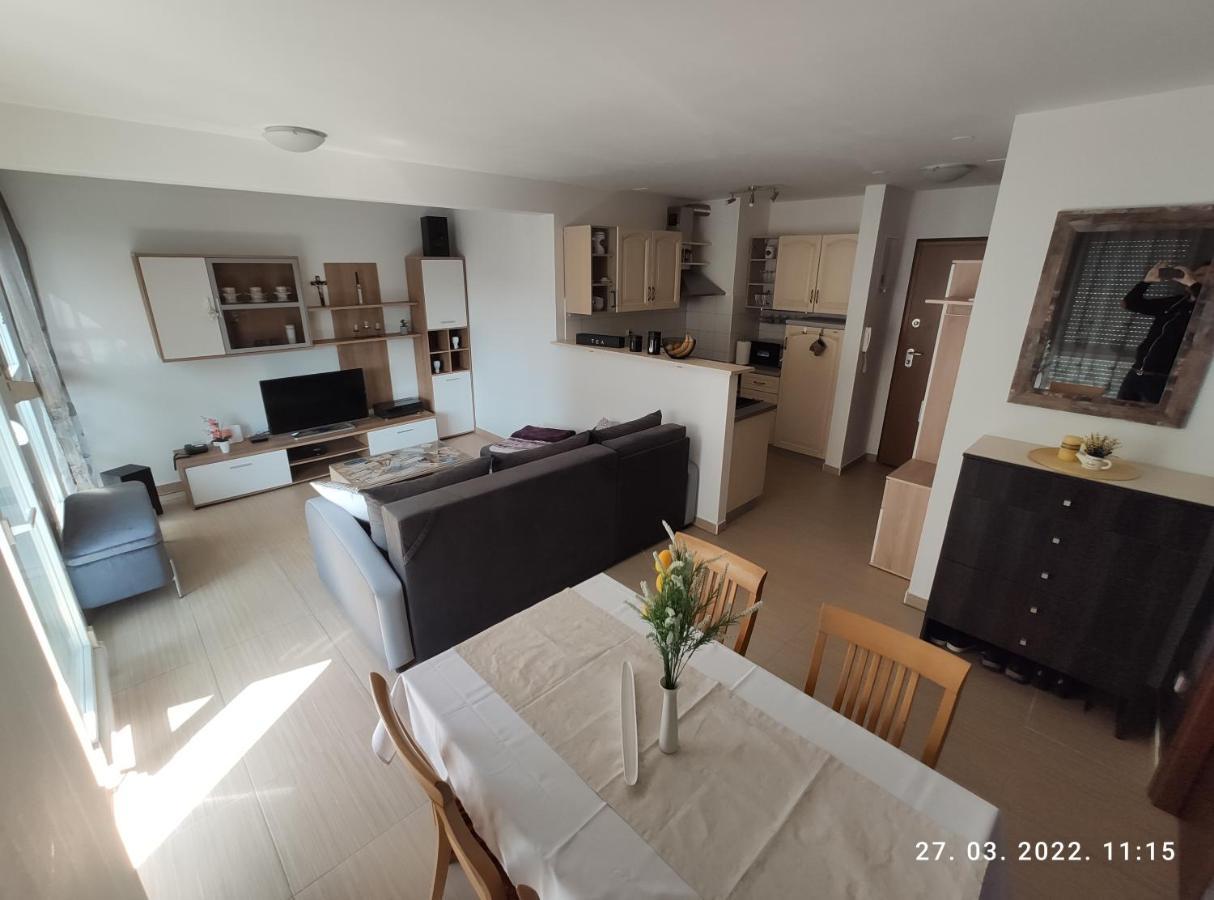 Ferienwohnung Apartman Antonela With Free Garage Parking Split Exterior foto