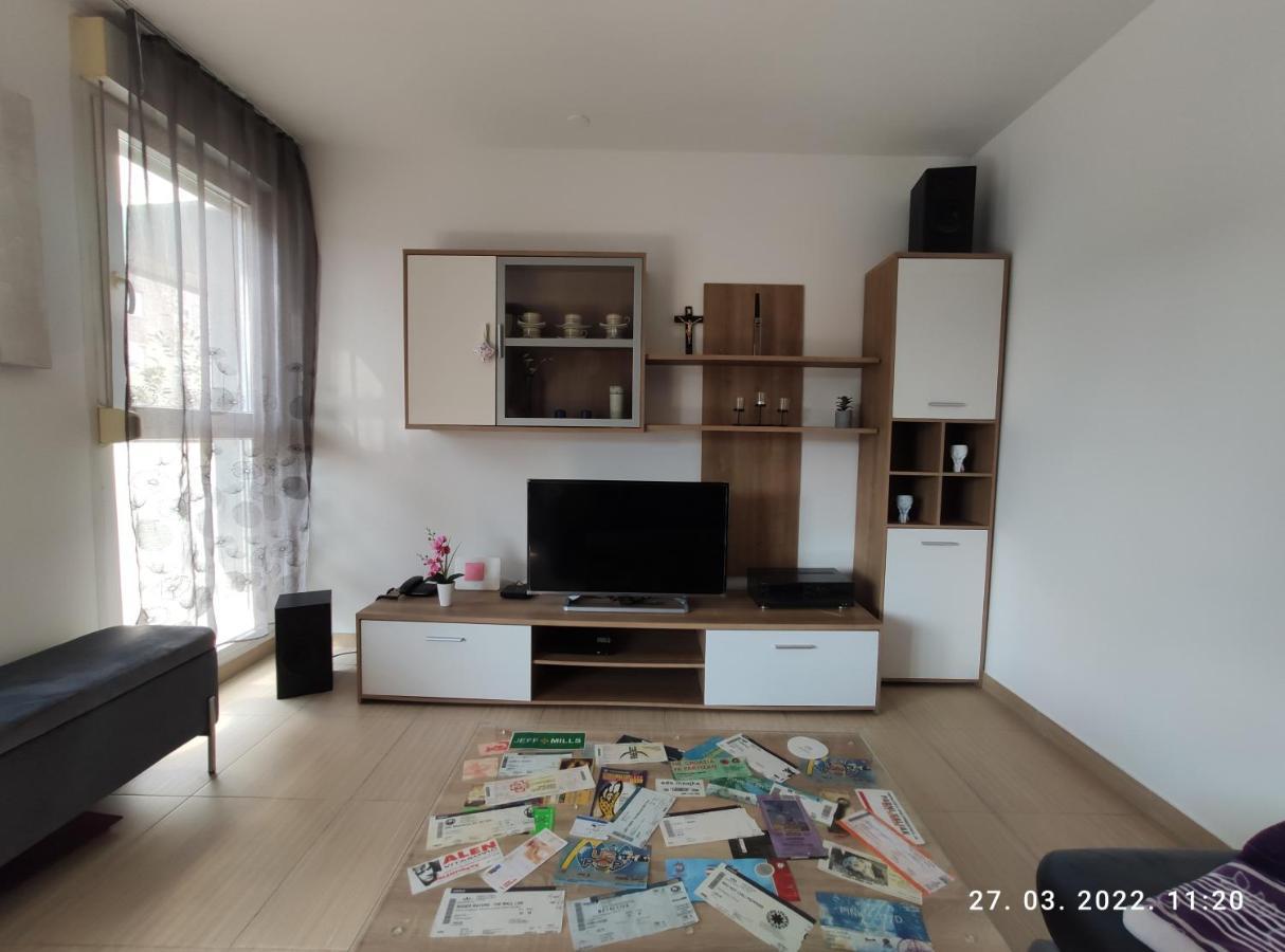 Ferienwohnung Apartman Antonela With Free Garage Parking Split Exterior foto