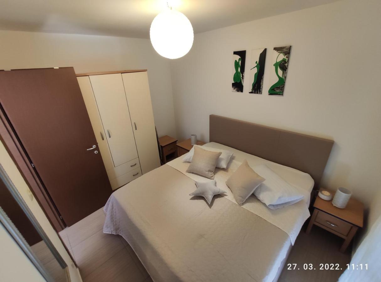 Ferienwohnung Apartman Antonela With Free Garage Parking Split Exterior foto