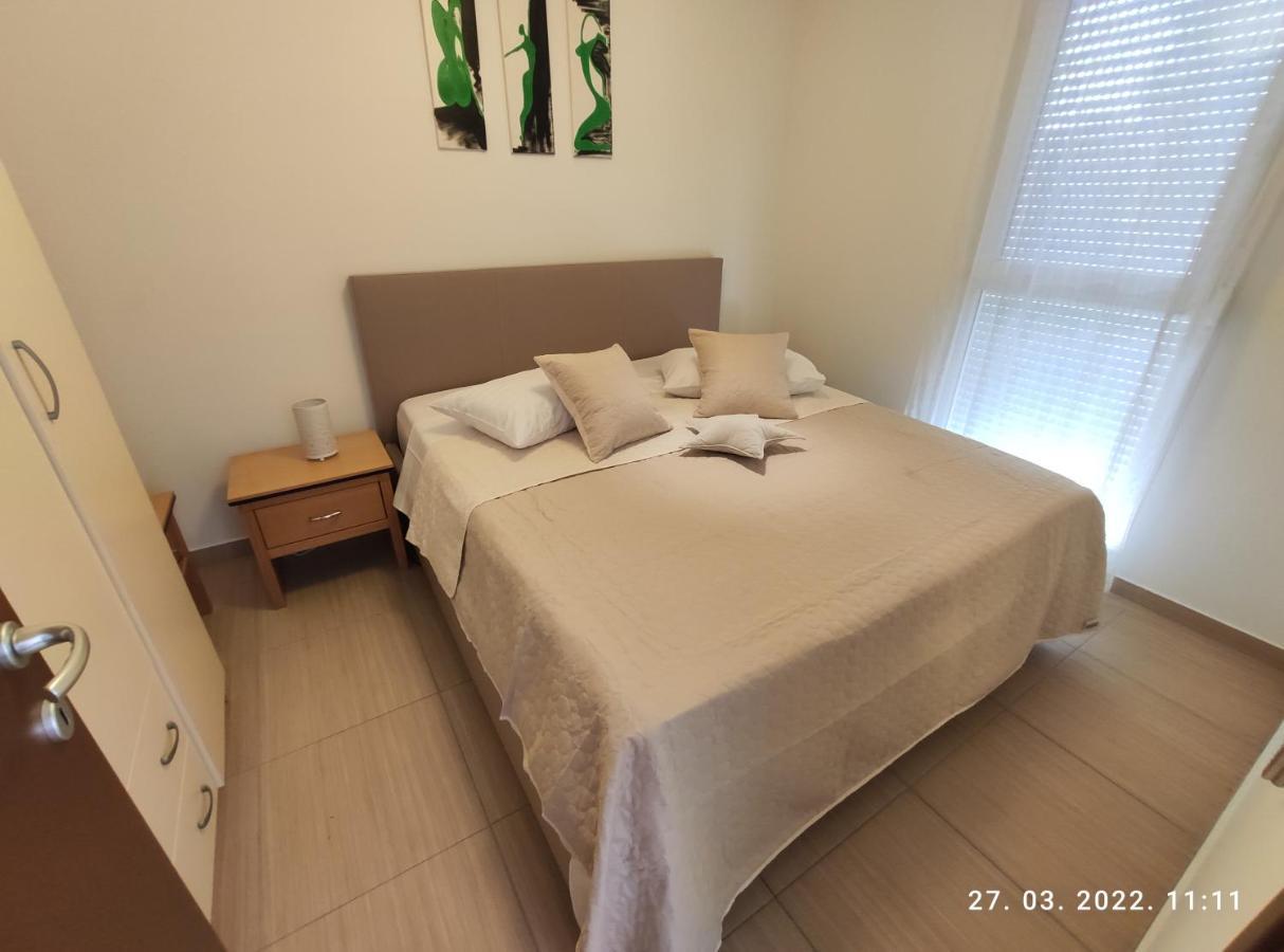 Ferienwohnung Apartman Antonela With Free Garage Parking Split Exterior foto