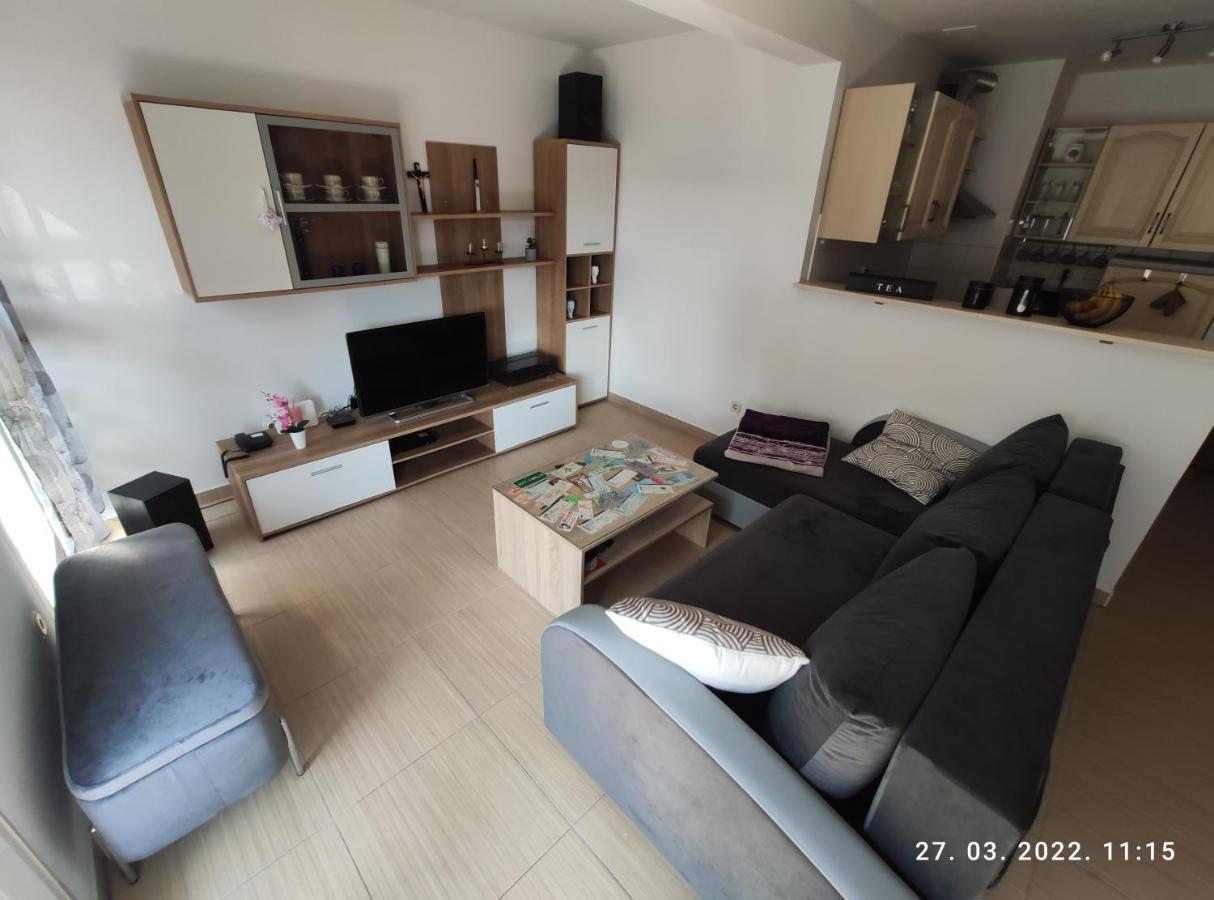 Ferienwohnung Apartman Antonela With Free Garage Parking Split Exterior foto