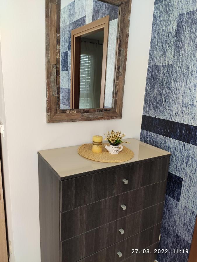 Ferienwohnung Apartman Antonela With Free Garage Parking Split Exterior foto