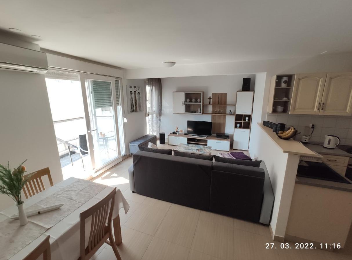 Ferienwohnung Apartman Antonela With Free Garage Parking Split Exterior foto