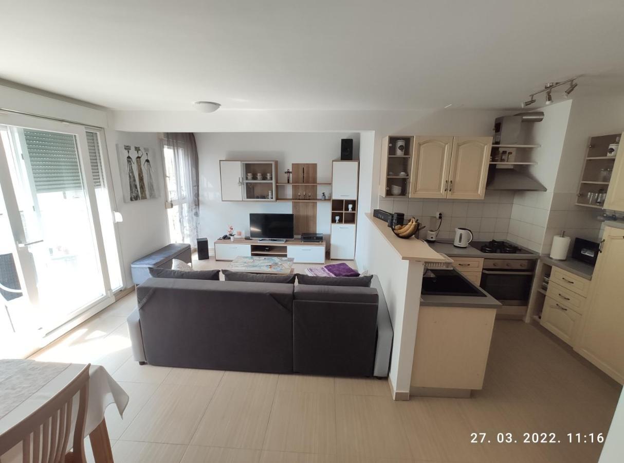 Ferienwohnung Apartman Antonela With Free Garage Parking Split Exterior foto